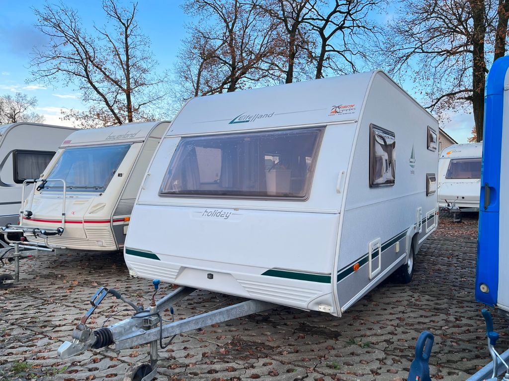 Knaus EIFELLAND E500 - Kinderzimmer/Sitzgruppe