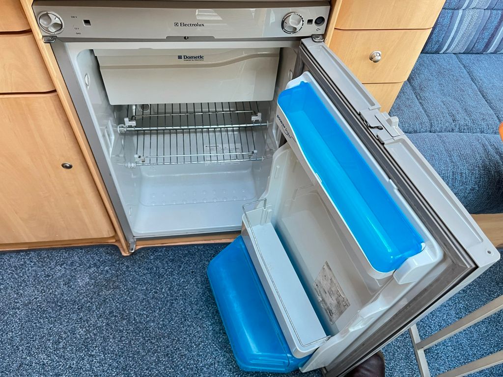 Sprite SUPER 490 - Franz.Bett/Rundsitz/Mover/Dusche