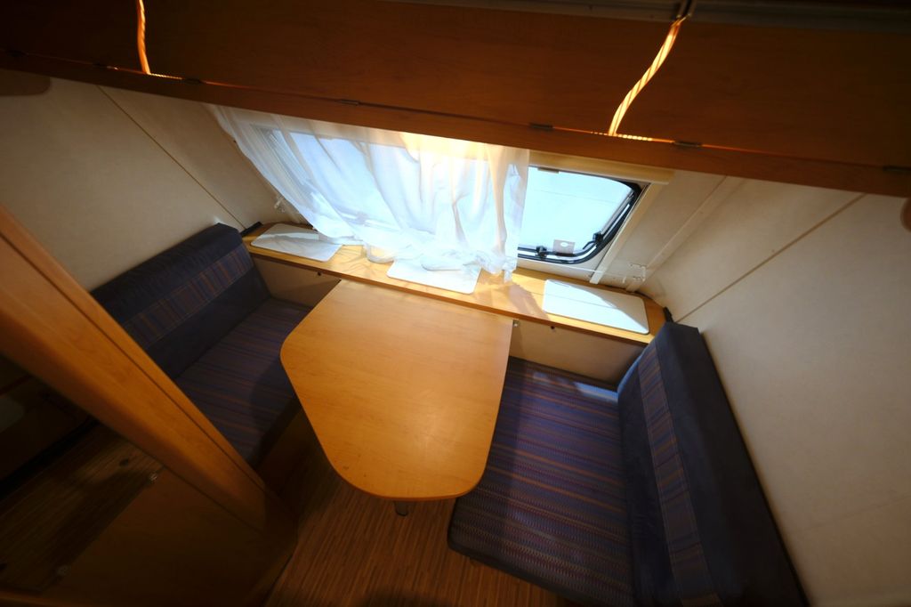 HYMER / ERIBA / HYMERCAR Feeling 430 /Festbett+Aufstelldach
