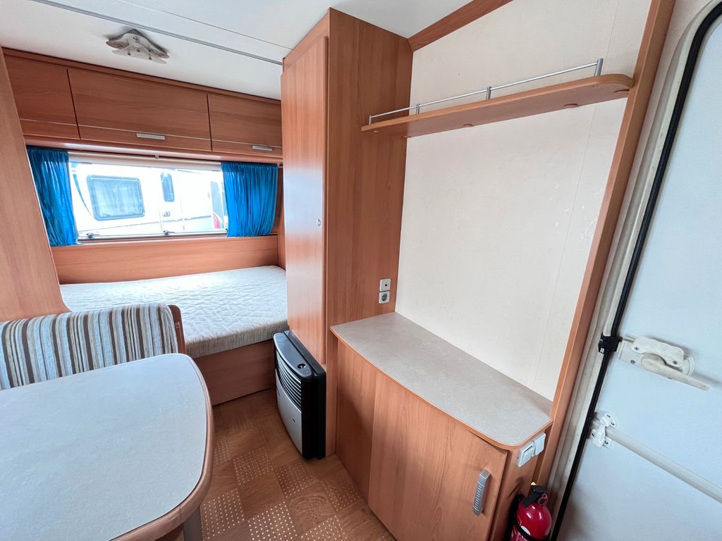 Caravelair ANTARES LUXE 400 - Querbett/Mittelsitz