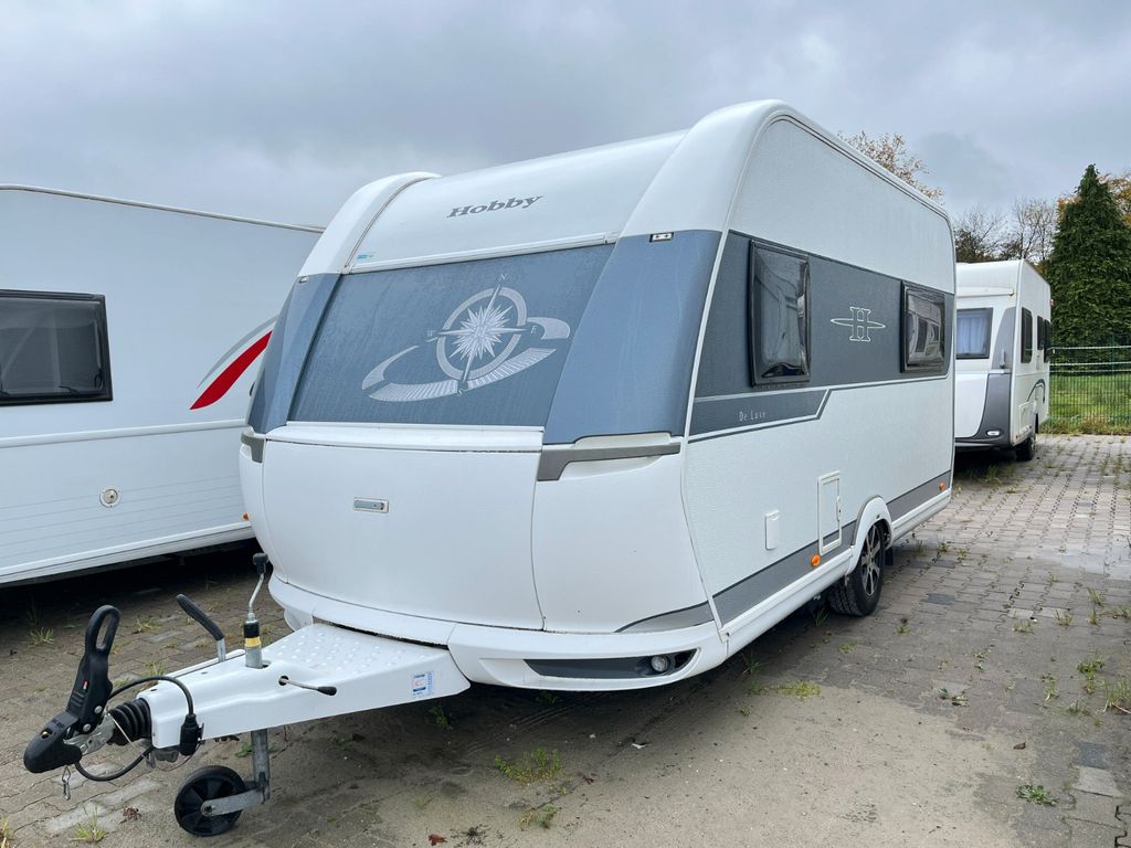 Hobby DE LUXE  440 SF - Querbett/Seitensitz/Mover