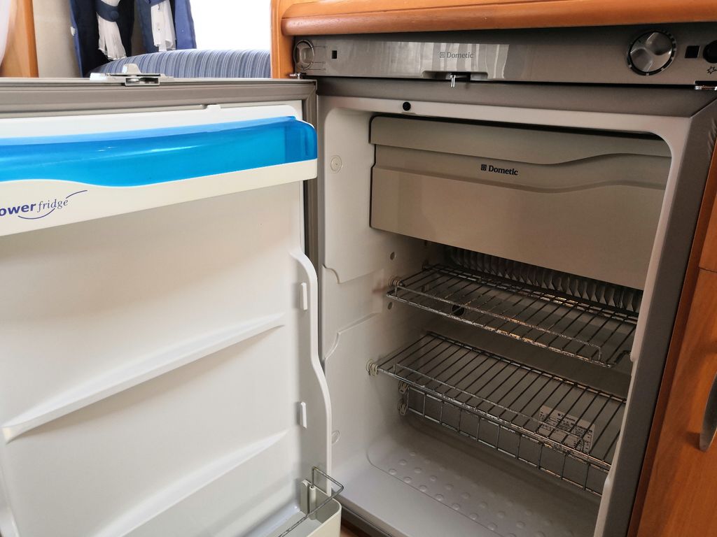 Hobby de luxe easy 400KB 2xSitzgruppe,Warmwasser