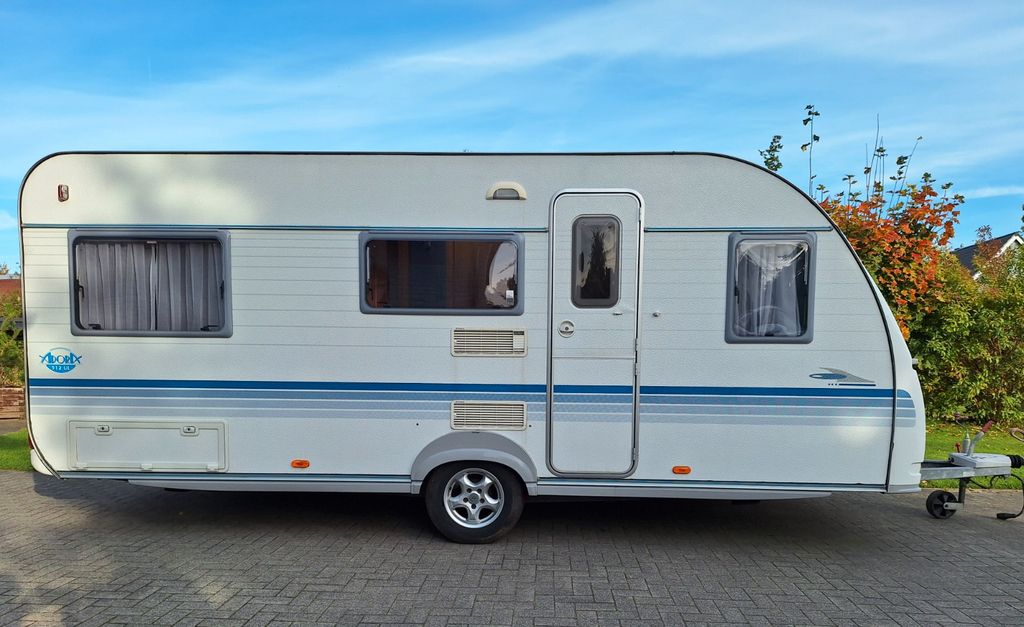 Adria Adora 512 UL mit Einzelbetten und Rundsitzgruppe