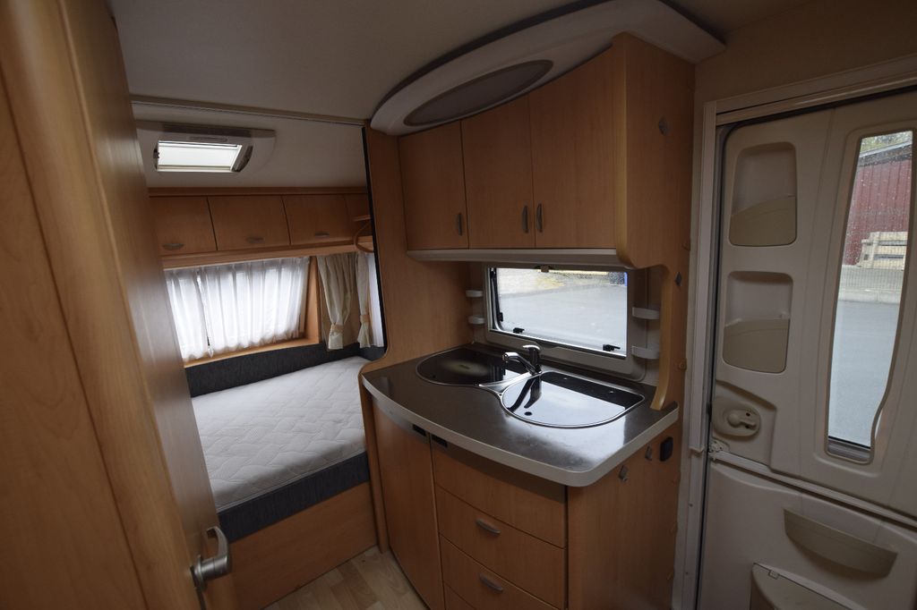 Hobby De Luxe 450 UF mit Vorzelt